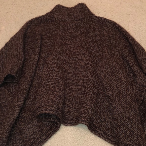 Decree Shawl - Picture 3 of 3